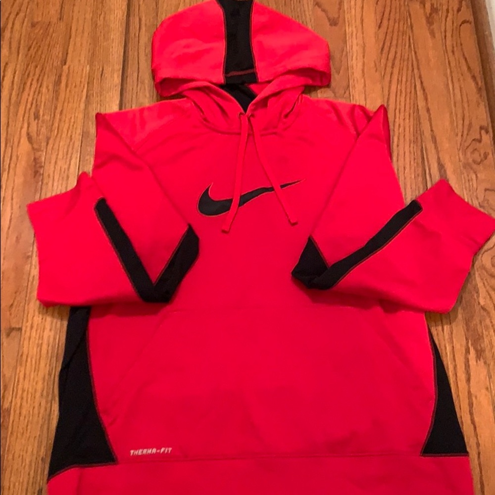 Nike black and red therma-fit hoodie